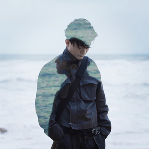 日本男人吮乳吃奶A片免费
