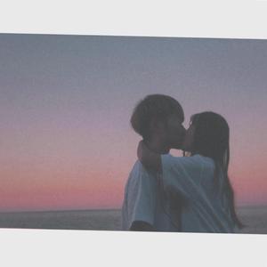 日本男人吮乳吃奶A片免费
